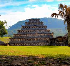 Pirámide de Chichén Itzá o Teotihuacán